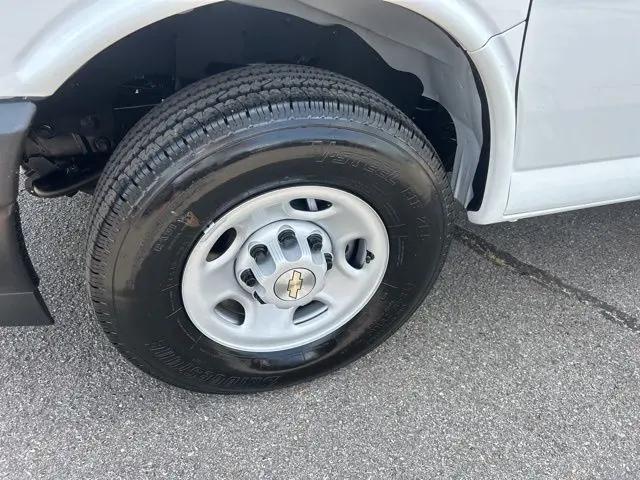 2025 Chevrolet Express Cargo Van RWD 2500 Regular Wheelbase WT