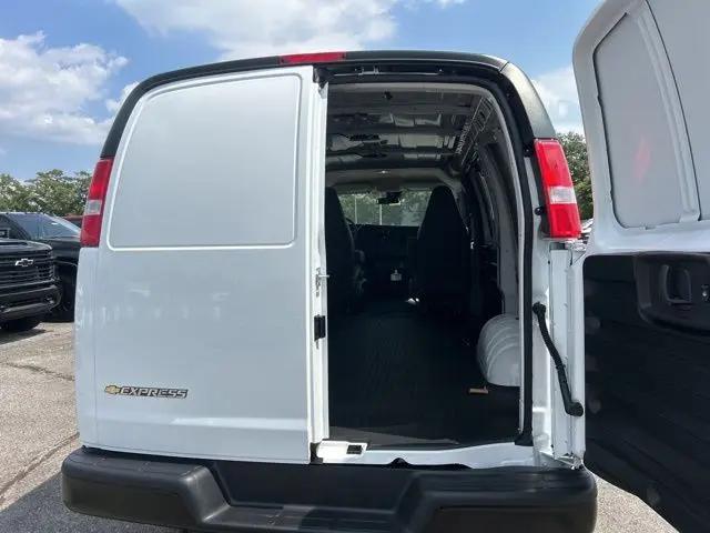 2025 Chevrolet Express Cargo Van RWD 2500 Regular Wheelbase WT