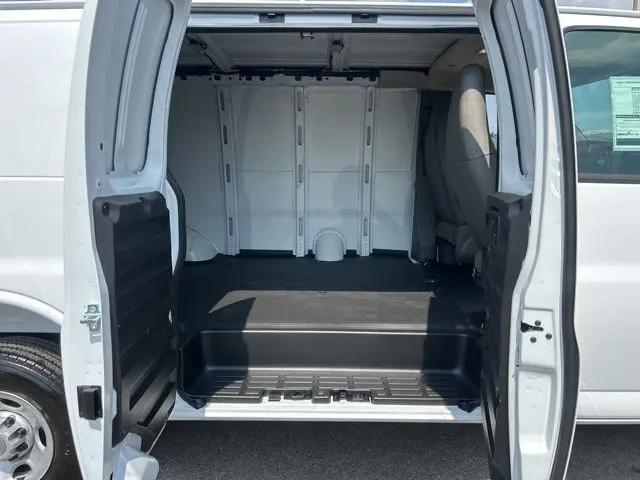 2025 Chevrolet Express Cargo Van RWD 2500 Regular Wheelbase WT