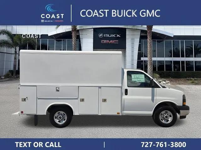 2025 GMC Savana Cutaway Work Van