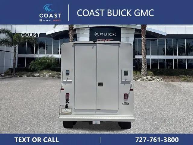 2025 GMC Savana Cutaway Work Van