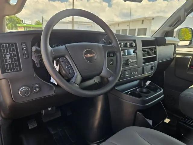 2025 GMC Savana Cutaway Work Van