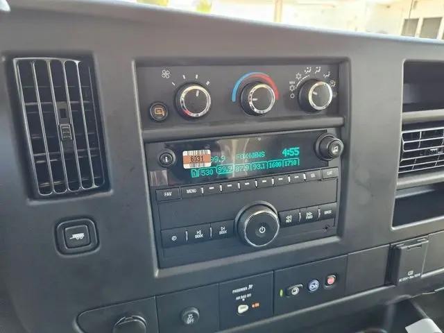 2025 GMC Savana Cutaway Work Van