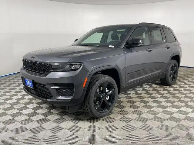 2025 Jeep Grand Cherokee Altitude 4x4 for sale in Bremerton, WA