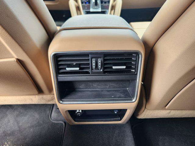 2023 Porsche Cayenne Platinum Edition