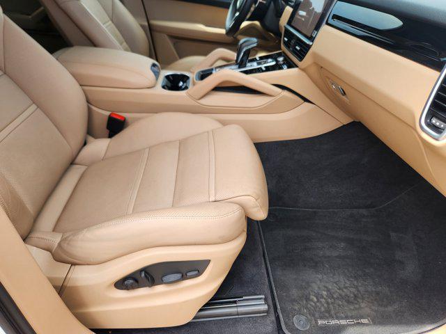 2023 Porsche Cayenne Platinum Edition