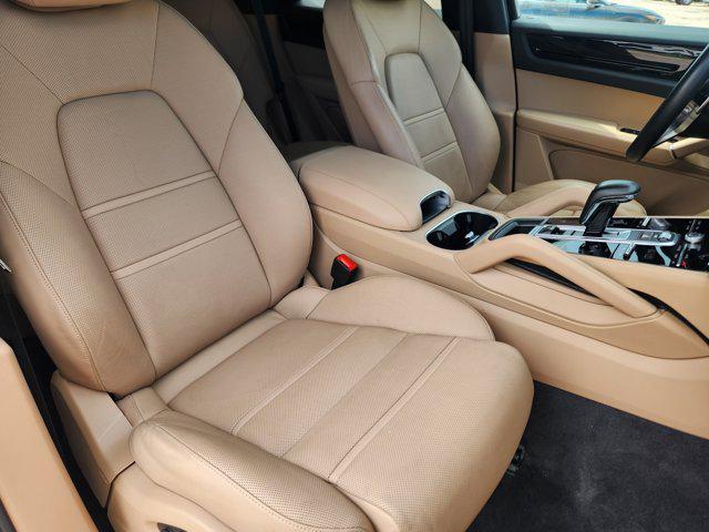 2023 Porsche Cayenne Platinum Edition