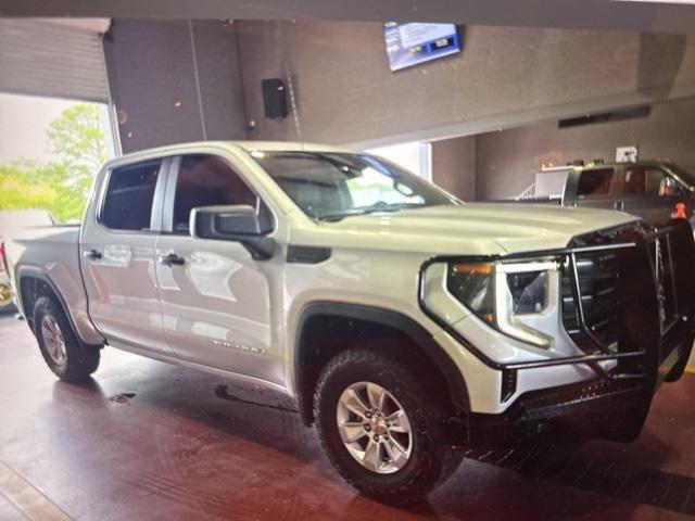 2022 GMC Sierra 1500 4WD Crew Cab Short Box Pro