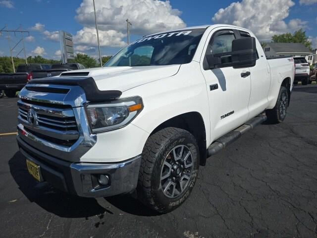2017 Toyota Tundra SR5 5.7L V8