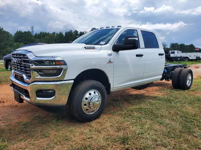 2026 RAM Ram 3500 Chassis Cab RAM 3500 TRADESMAN CREW CAB CHASSIS 4X4 60 CA 2026 RAM Ram 3500 Chassis Cab RAM 3500 TRADESMAN CREW CAB CHASSIS 4X4 60 CA