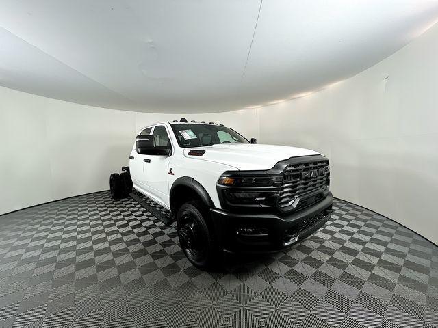 2026 RAM Ram 3500 Chassis Cab RAM 3500 TRADESMAN CREW CAB CHASSIS 4X4 60 CA 2026 RAM Ram 3500 Chassis Cab RAM 3500 TRADESMAN CREW CAB CHASSIS 4X4 60 CA