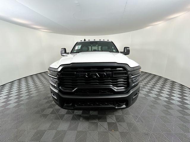 2026 RAM Ram 3500 Chassis Cab RAM 3500 TRADESMAN CREW CAB CHASSIS 4X4 60 CA 2026 RAM Ram 3500 Chassis Cab RAM 3500 TRADESMAN CREW CAB CHASSIS 4X4 60 CA