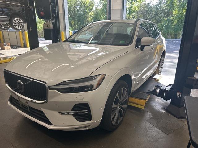 2022 Volvo XC60 B5 Momentum
