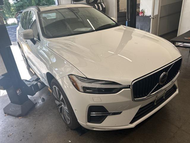 2022 Volvo XC60 B5 Momentum