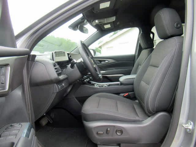 2025 Chevrolet Traverse AWD LT