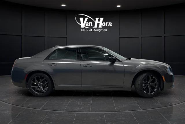 2023 Chrysler 300 Touring