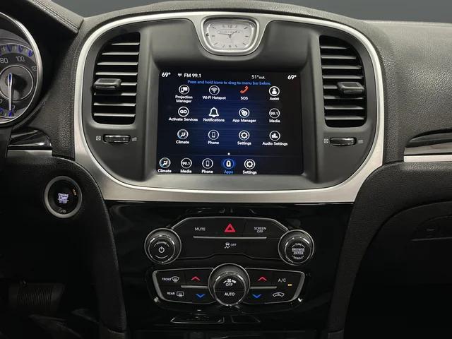 2023 Chrysler 300 Touring
