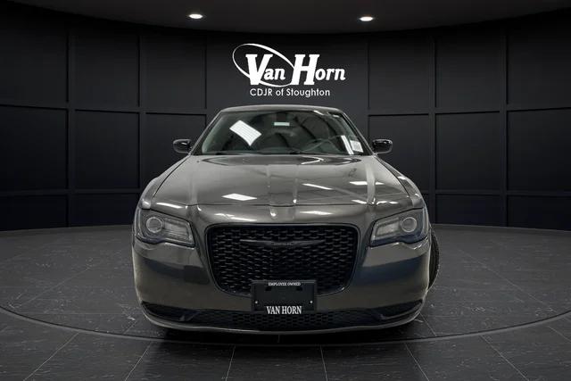 2023 Chrysler 300 Touring