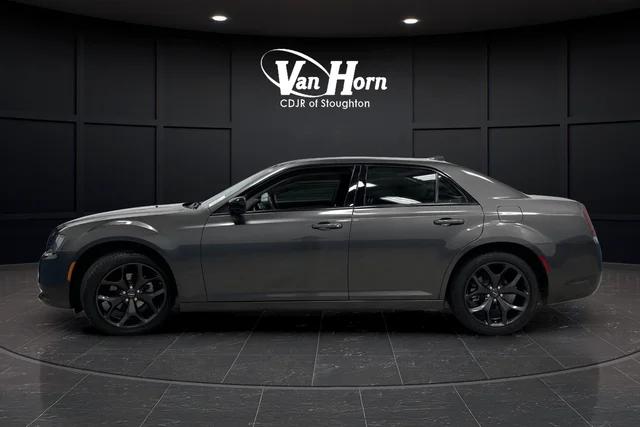 2023 Chrysler 300 Touring