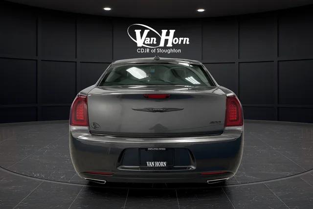 2023 Chrysler 300 Touring