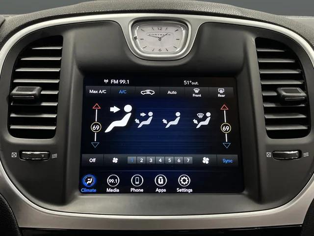 2023 Chrysler 300 Touring