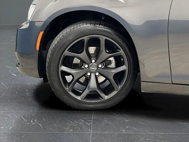 2023 Chrysler 300 Touring