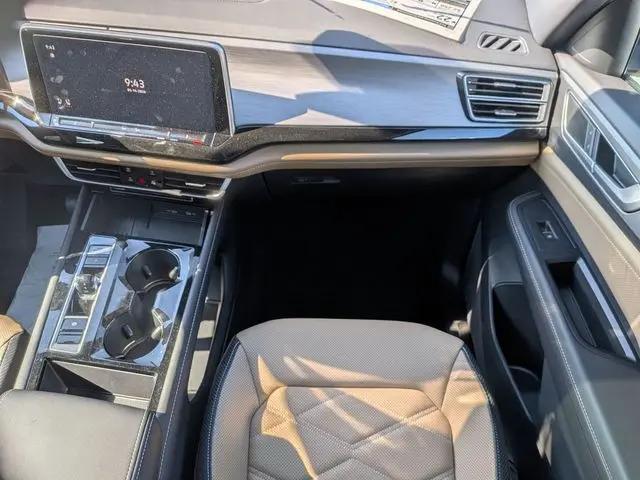 2026 Volkswagen Atlas Cross Sport SE with Technology