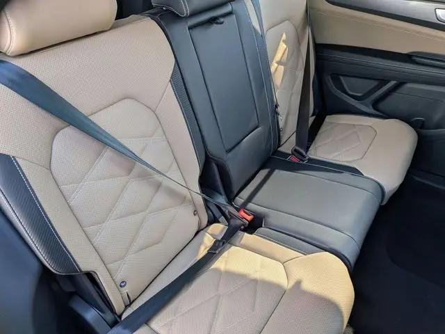 2026 Volkswagen Atlas Cross Sport SE with Technology