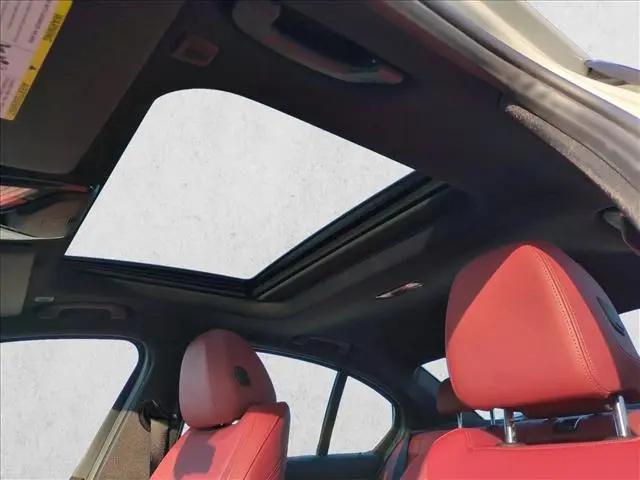 2025 BMW 3 Series 330i Sedan