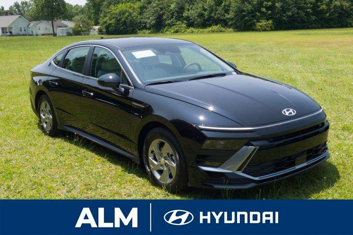 2026 Hyundai Sonata SE photo 3