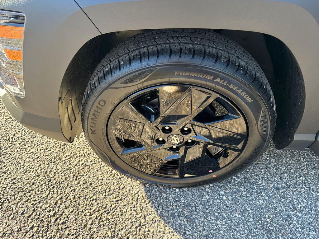 New 2026 Abyss Black HYUNDAI SEL Sport FWD image 22