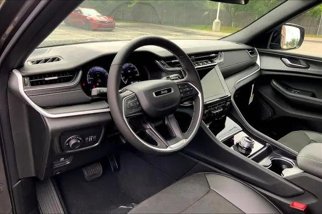 2025 Jeep Grand Cherokee L Altitude X 4x4