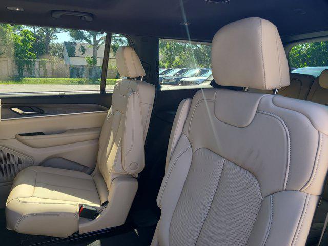 2025 Jeep Grand Cherokee L Limited 4x2
