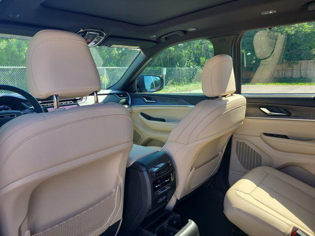 2025 Jeep Grand Cherokee L Limited 4x2
