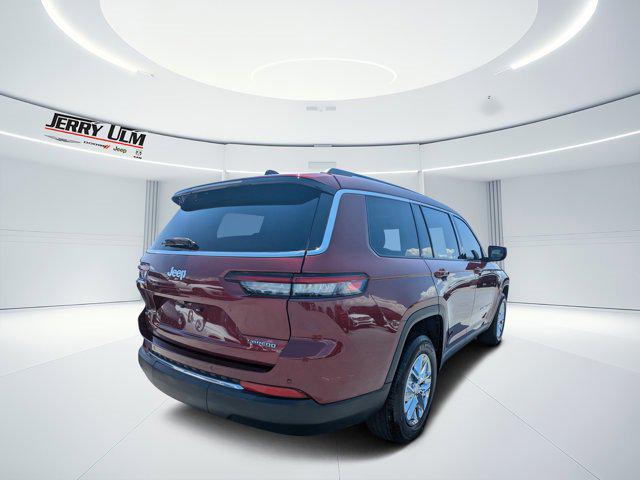 2023 Jeep Grand Cherokee L Laredo 4x2