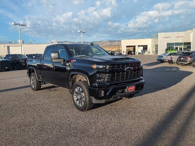 2024 Chevrolet Silverado 2500HD 4WD Crew Cab Standard Bed Custom