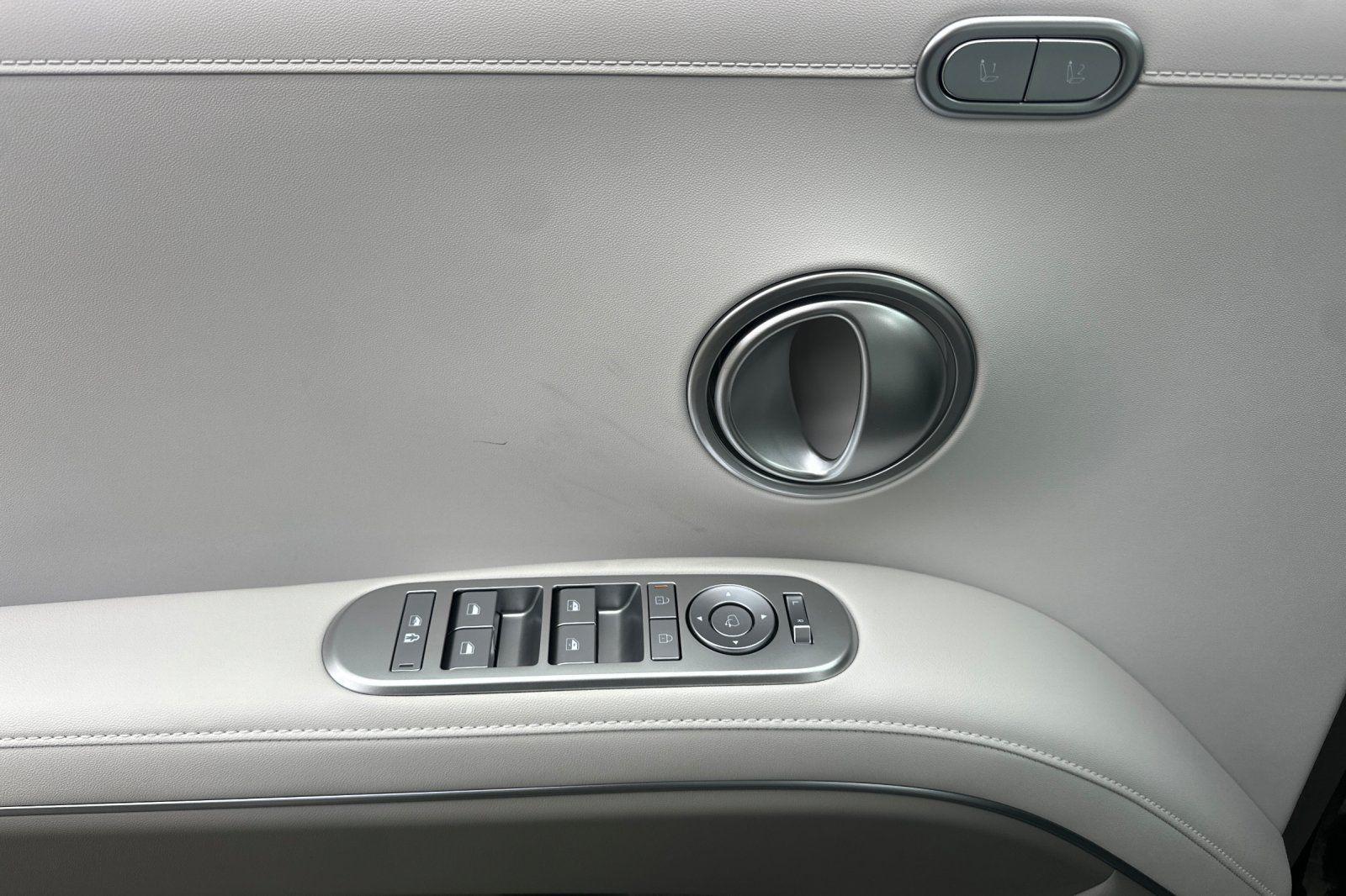2026 Hyundai Palisade Limited - Photo 11