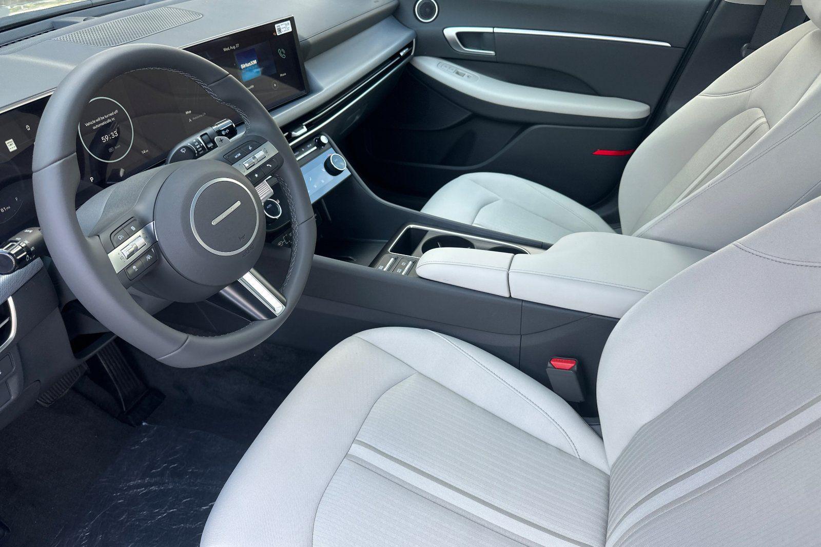 2025 Hyundai Sonata SEL - Photo 10