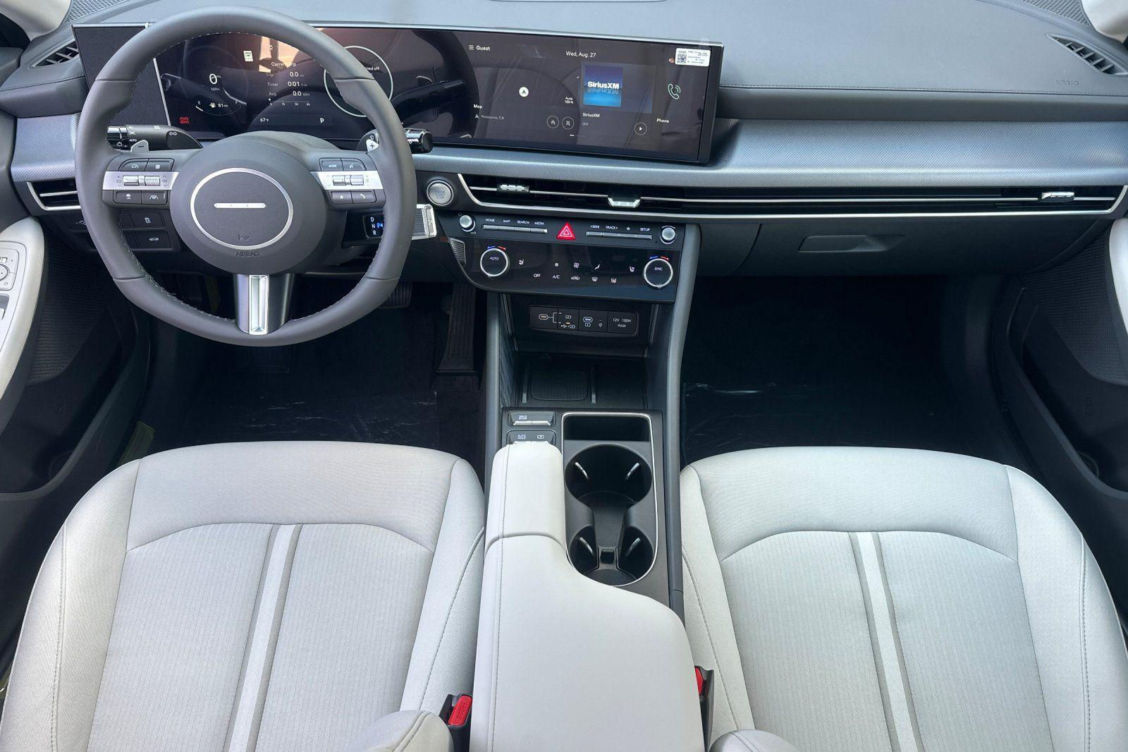 2025 Hyundai Sonata SEL - Photo 13
