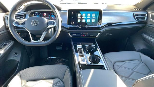 2026 Volkswagen Atlas Cross Sport 2.0T SE w/Technology