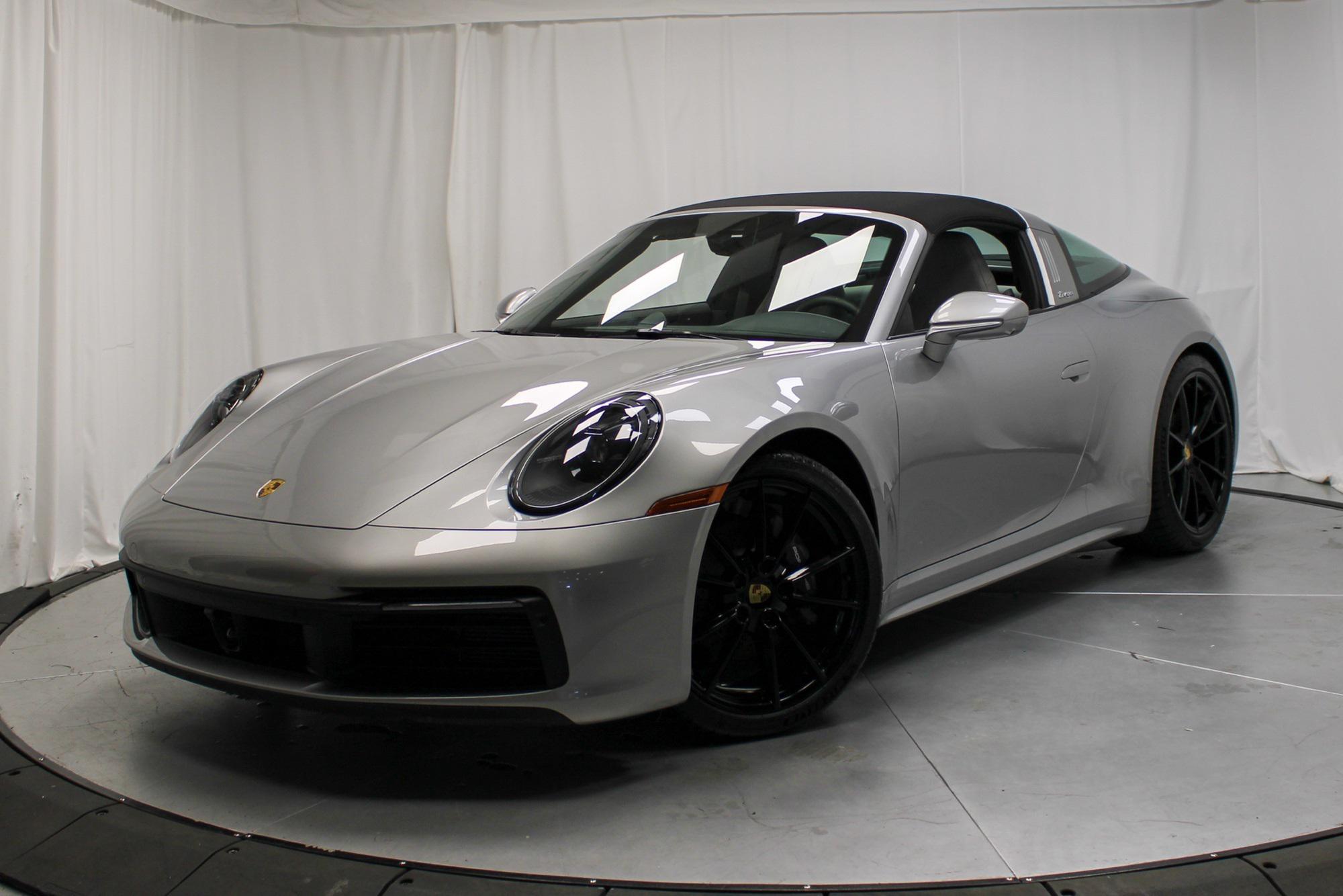 2024 Porsche 911 T 4 photo 2