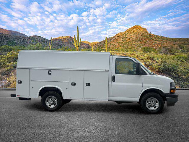 2025 Chevrolet Express Cutaway Work Van