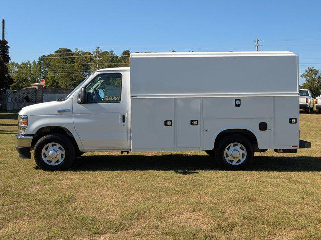 2026 Ford E-350 Cutaway Base
