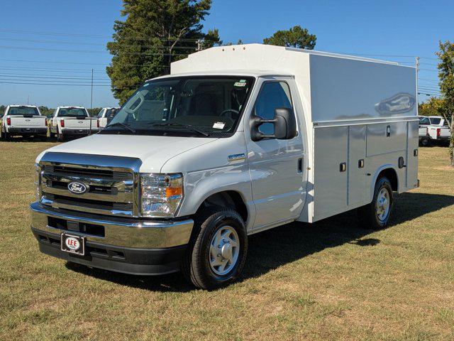 2026 Ford E-350 Cutaway Base