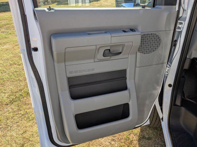 2026 Ford E-350 Cutaway Base