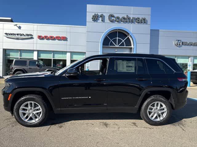 2025 Jeep Grand Cherokee GRAND CHEROKEE LAREDO X 4X4