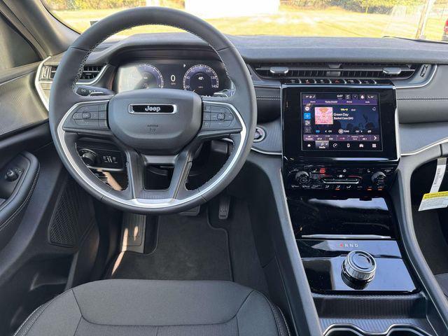 2025 Jeep Grand Cherokee GRAND CHEROKEE LAREDO X 4X4 2025 Jeep Grand Cherokee GRAND CHEROKEE LAREDO X 4X4