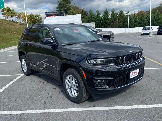 2025 Jeep Grand Cherokee GRAND CHEROKEE LAREDO X 4X4