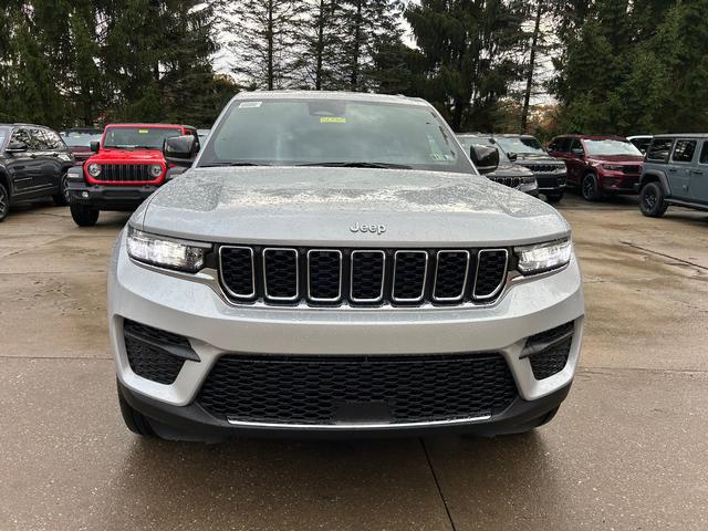 2025 Jeep Grand Cherokee GRAND CHEROKEE LAREDO 4X4 2025 Jeep Grand Cherokee GRAND CHEROKEE LAREDO 4X4