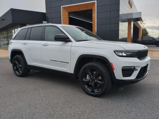 2025 Jeep Grand Cherokee GRAND CHEROKEE LIMITED 4X4